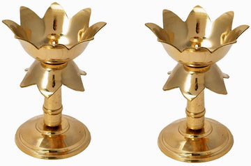 Lotus Diya| Brass oil lamp|Return Gift| Metal Candle Holder| Brass Diya| Handmade Indian Puja Oil Lamp|Golden Diya Lamp | Samai Diya