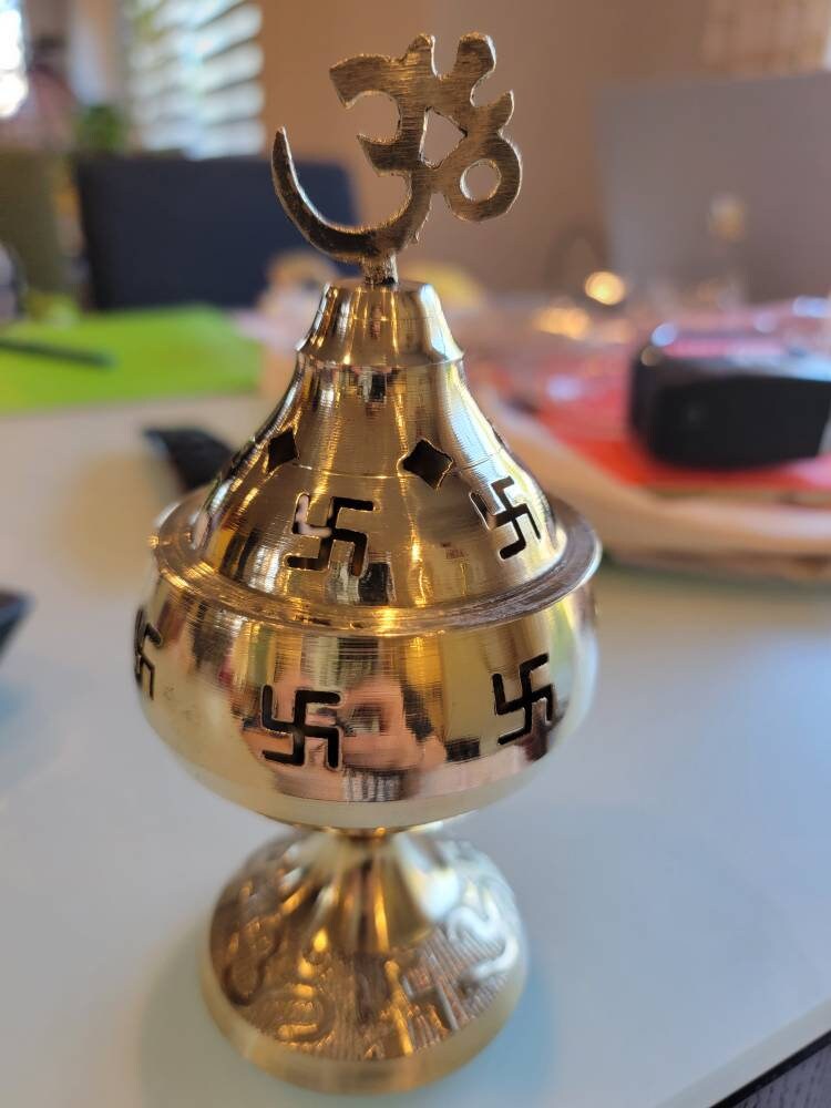 Akhand Jyot Diya with Lid: Classic Indian Oil Lamp in 6 Inch Size| Oil Diya with lid| Golden Diya Lamp Engraved Design Diya for Pooja