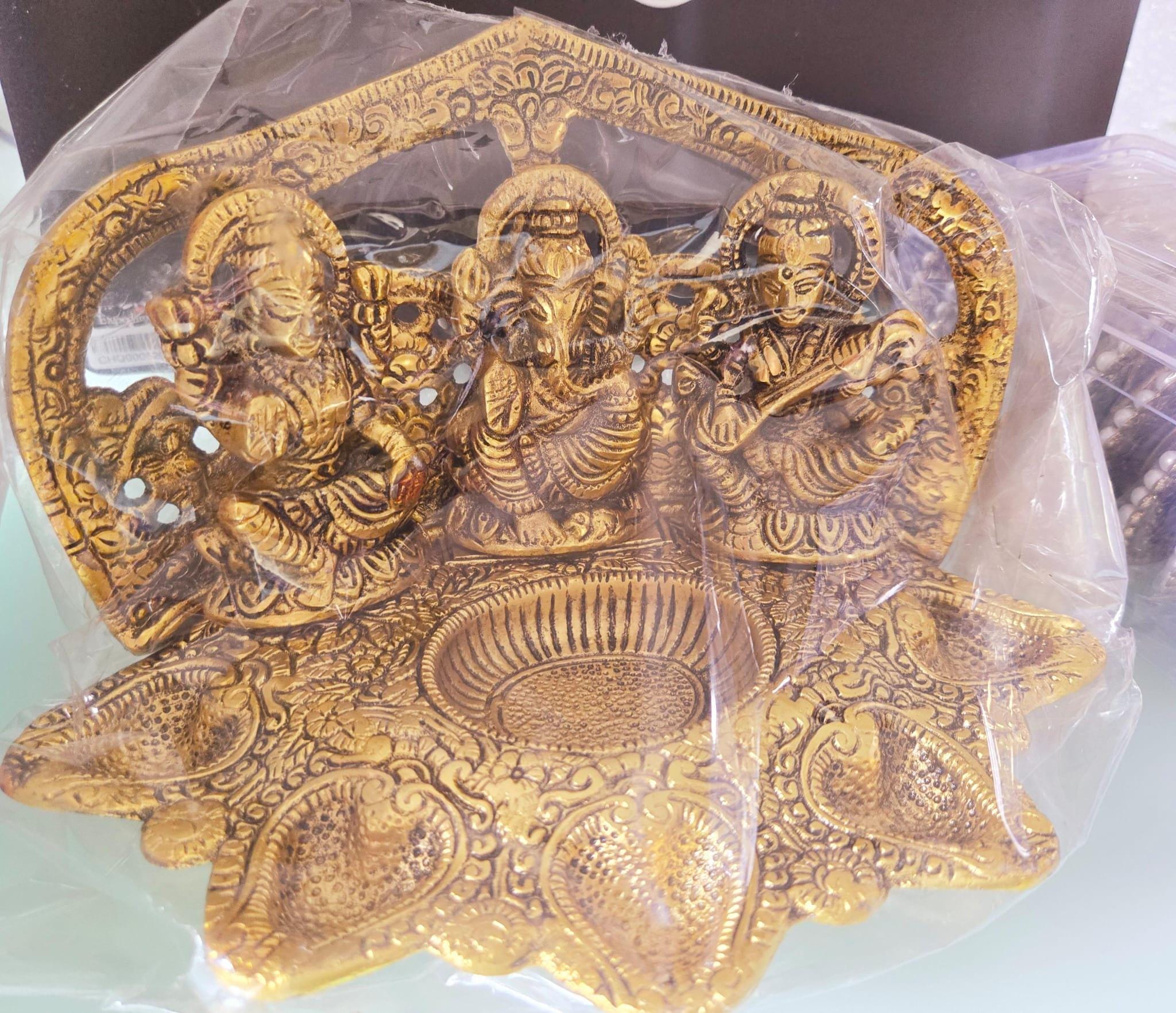 Lakshmi Ganesh Idol| Ganpati Idols| Lakshmi Idol| Lakshmi Idol in Lotus|Brass plated with Meenakari|Brass Finish Ganpati idol| Gifts|Indian|