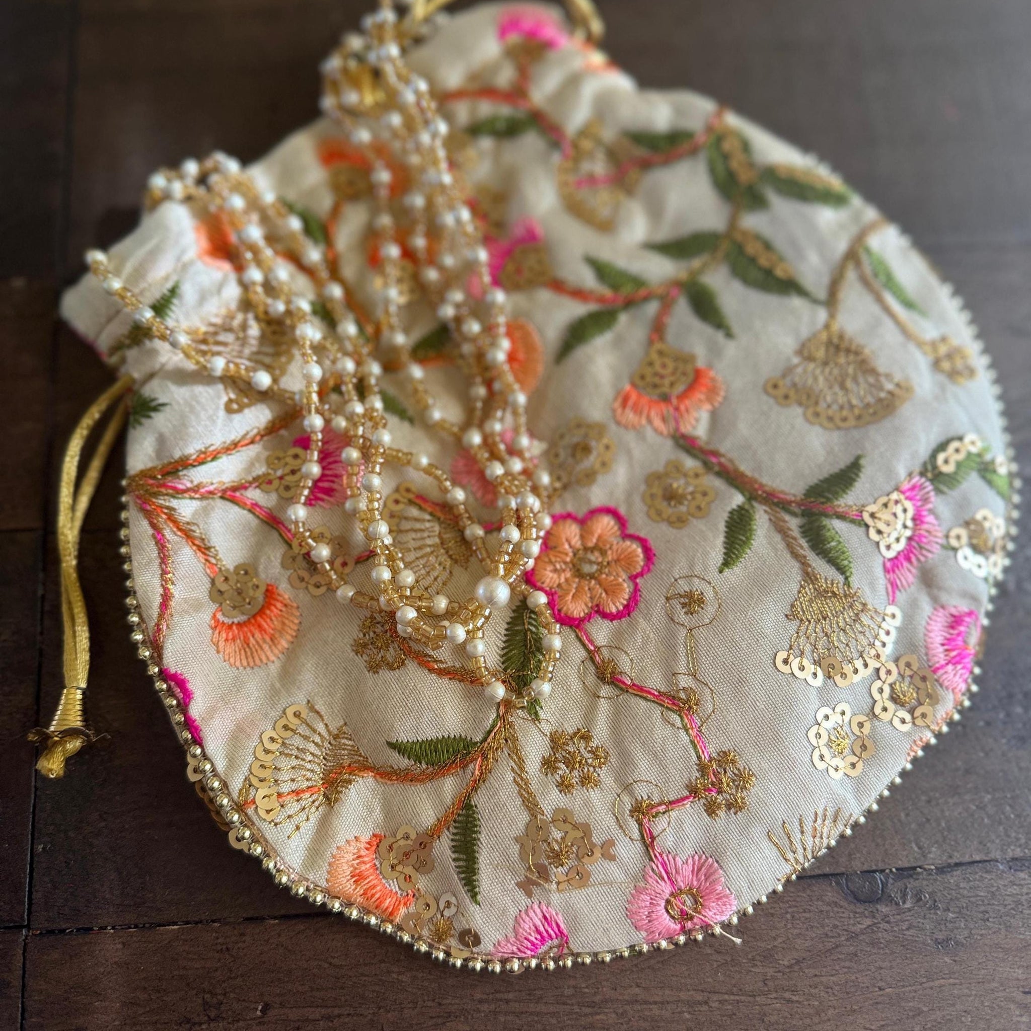 Potli bag holder| Embroidery gift bag purse| Brocade bag to gift for Diwali | Cloth gift bag |gift bag |Silk bag| Potli purse| Saree Potli