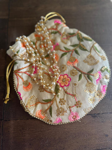 Potli bag holder| Embroidery gift bag purse| Brocade bag to gift for Diwali | Cloth gift bag |gift bag |Silk bag| Potli purse| Saree Potli