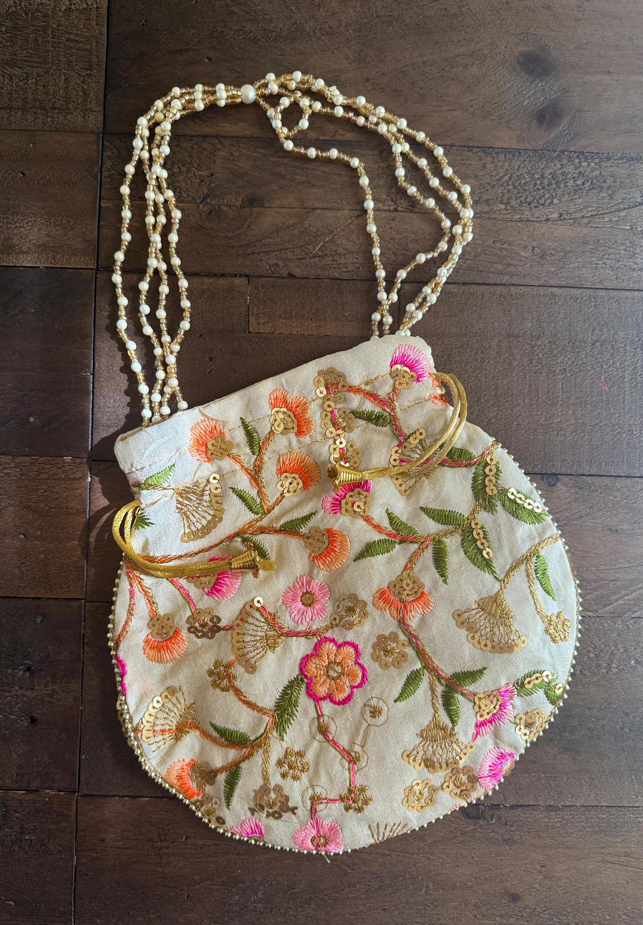 Potli bag holder| Embroidery gift bag purse| Brocade bag to gift for Diwali | Cloth gift bag |gift bag |Silk bag| Potli purse| Saree Potli