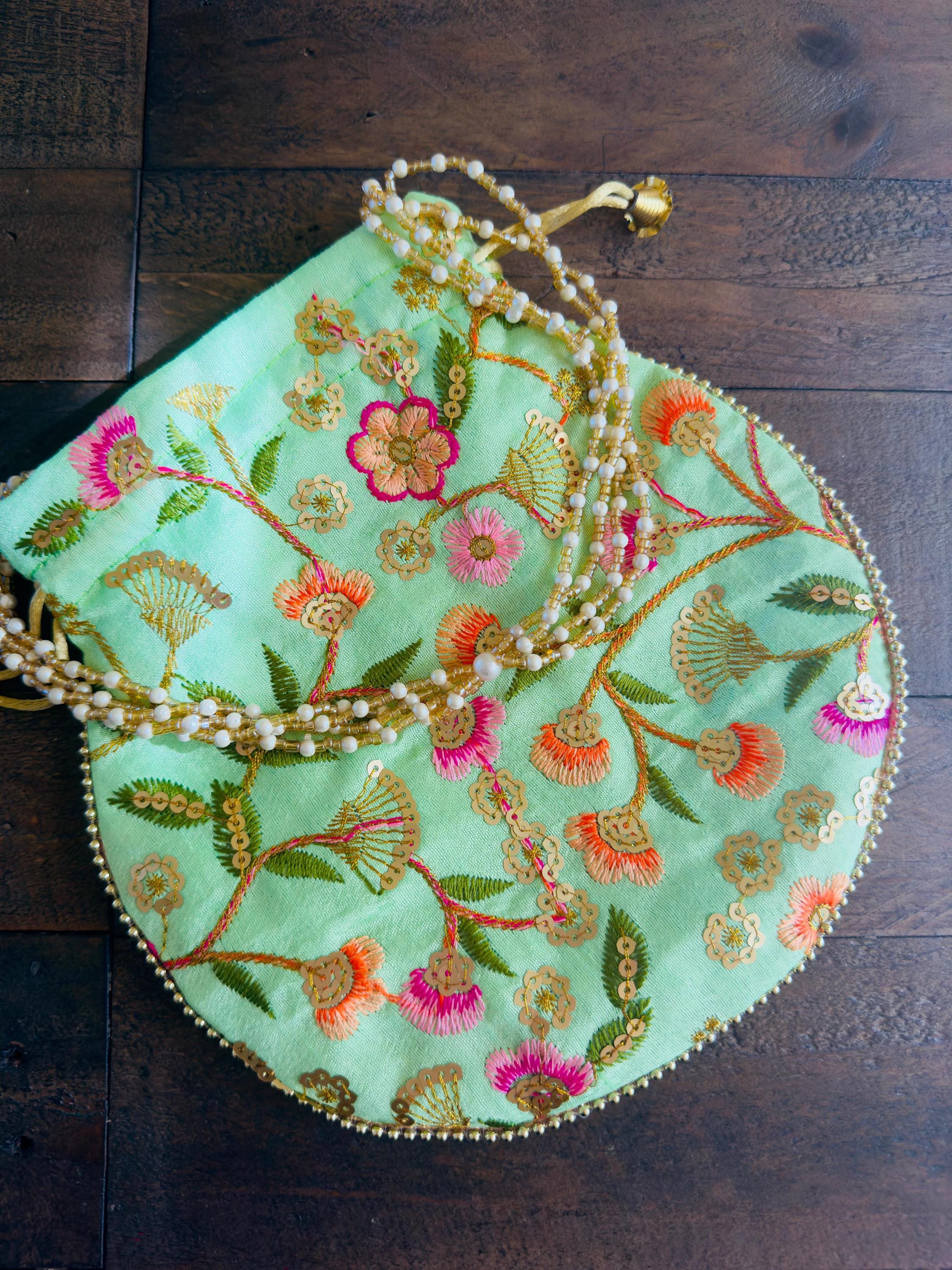 Potli bag holder| Embroidery gift bag purse| Brocade bag to gift for Diwali | Cloth gift bag |gift bag |Silk bag| Potli purse| Saree Potli